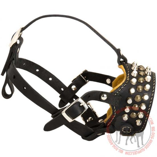 M62 - PRICE LEVEL 2 - Functional Leather Dog Muzzle With Pyramids And Studs