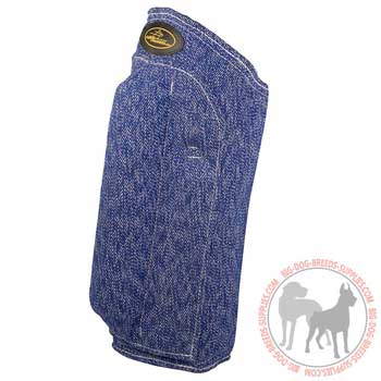 Protection leg sleeve with inner bite bar for maximum comfort during the work