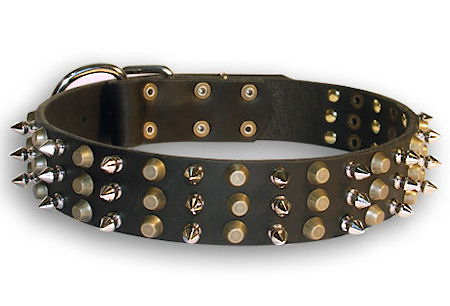 S58 - PRICE LEVEL 2 - Leather dog collar with spikes and brass pyramids